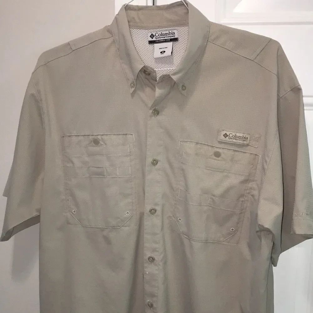 Tan Columbia Nylon mega pocket PFG fishing shirt M